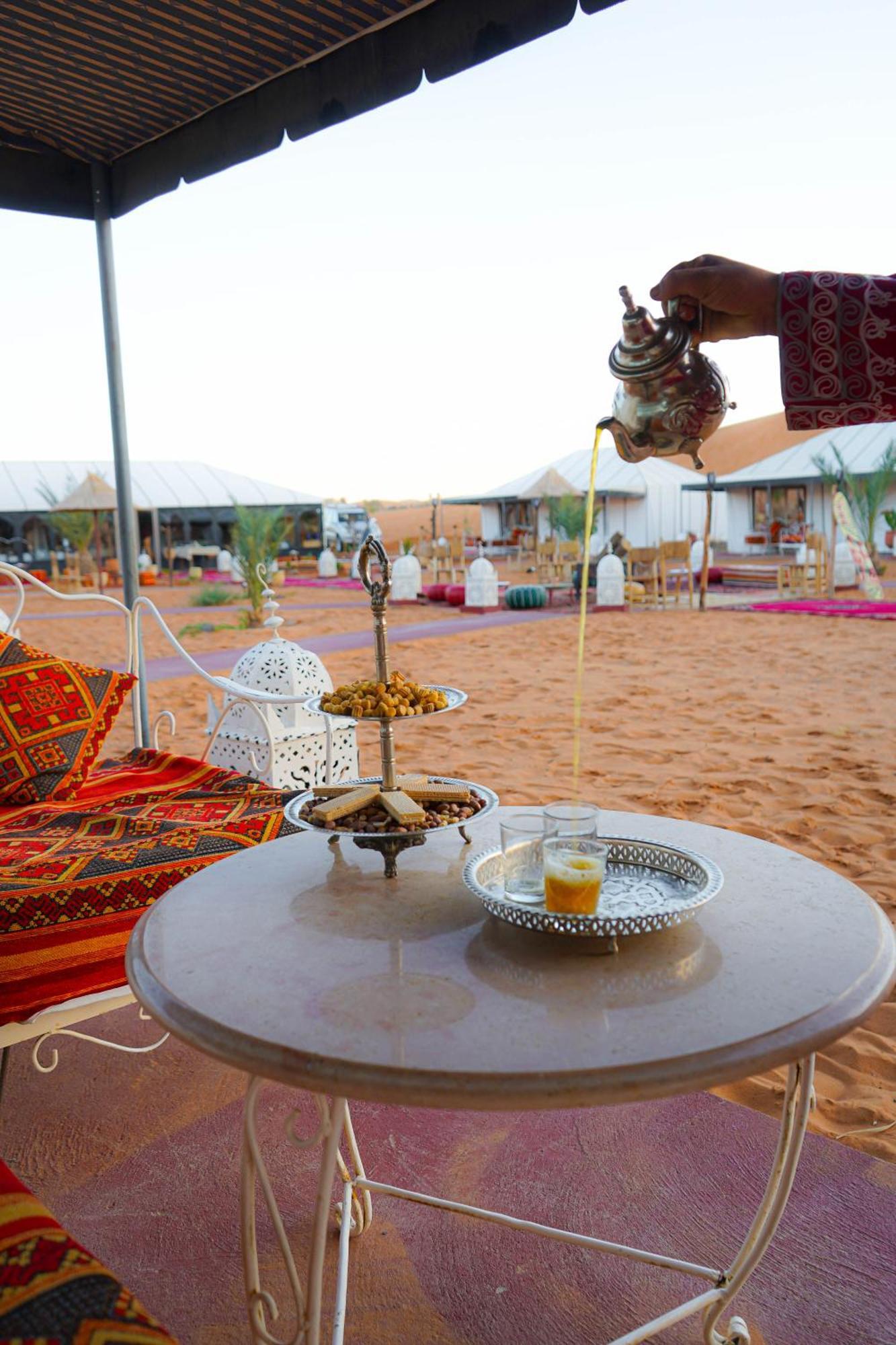 Young Luxury Camp Merzouga Exterior foto